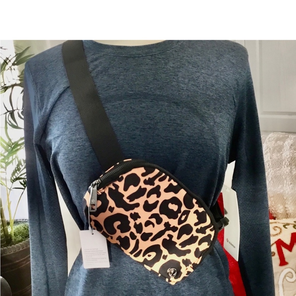 LULU LEMON EVERYWHERE BELT BAG CHEETAH PRINT
